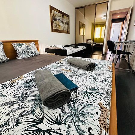 The Nice - 3 Rooms, 3Air Cond, 3Tv, 3Fans, 2 Wc, Wifi Everywhere 5Min Aeroport, Train, Beach, 1Min Tram, 15 Min Centre, Port, Parking Possible Εξωτερικό φωτογραφία