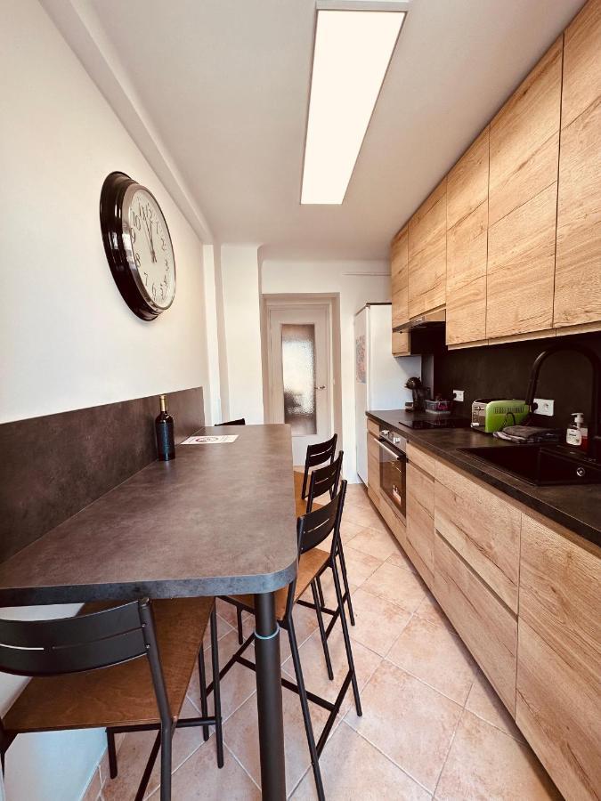 The Nice - 3 Rooms, 3Air Cond, 3Tv, 3Fans, 2 Wc, Wifi Everywhere 5Min Aeroport, Train, Beach, 1Min Tram, 15 Min Centre, Port, Parking Possible Εξωτερικό φωτογραφία